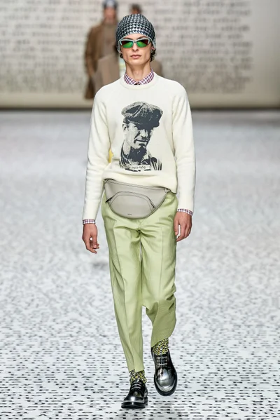Look 15